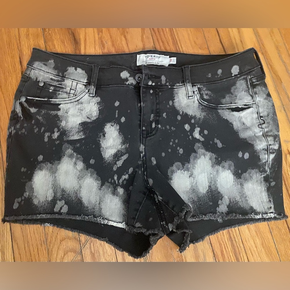 TORRID CUT OFF JEANS SHORTS